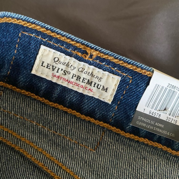 Levi’s Wedgie Jeans - Picture 7 of 7